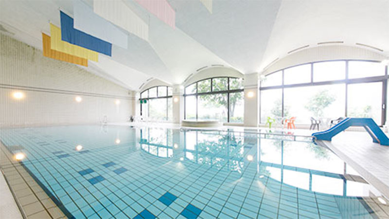 室内温水プール